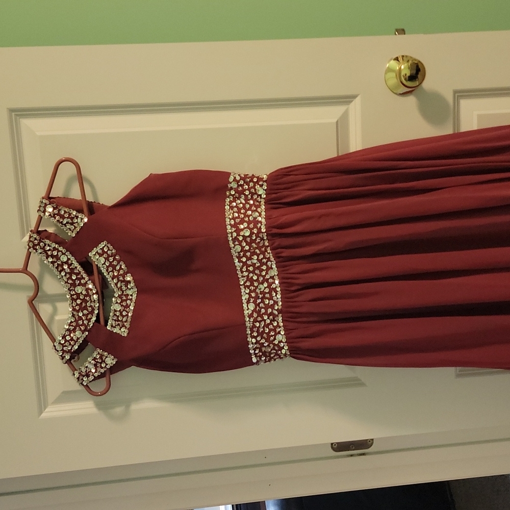 Maroon prom dress high neck with beads and sequence has a train size L